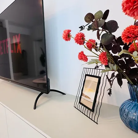 Апартаменты Premium Escape - Bright By Sunlake *