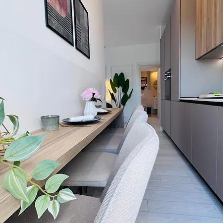 Premium Escape - Bright By Sunlake *
