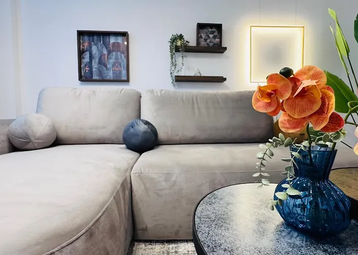 Premium Escape - Bright By Sunlake Apartment